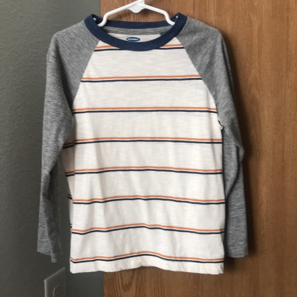 Boys old navy shirt - Picture 1 of 2